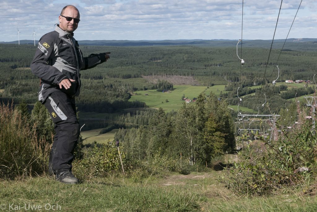 Da rauf oder runter? Das ist in echt viel steiler als auf dem Foto. Ehrlich!